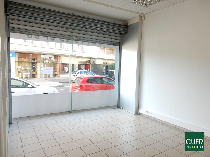 Local commercial - 118 m² - 2 pièces