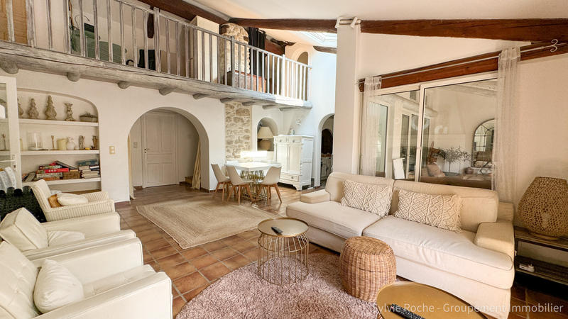 Mas - 254 m² - 10 pièces