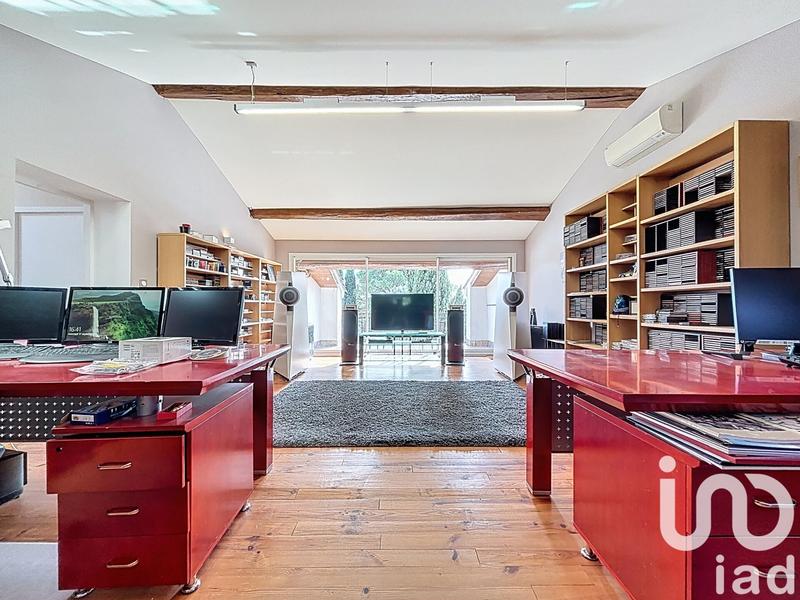 Maison - 660 m² - 16 pièces