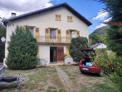 Maison - 206 m² - 7 pièces