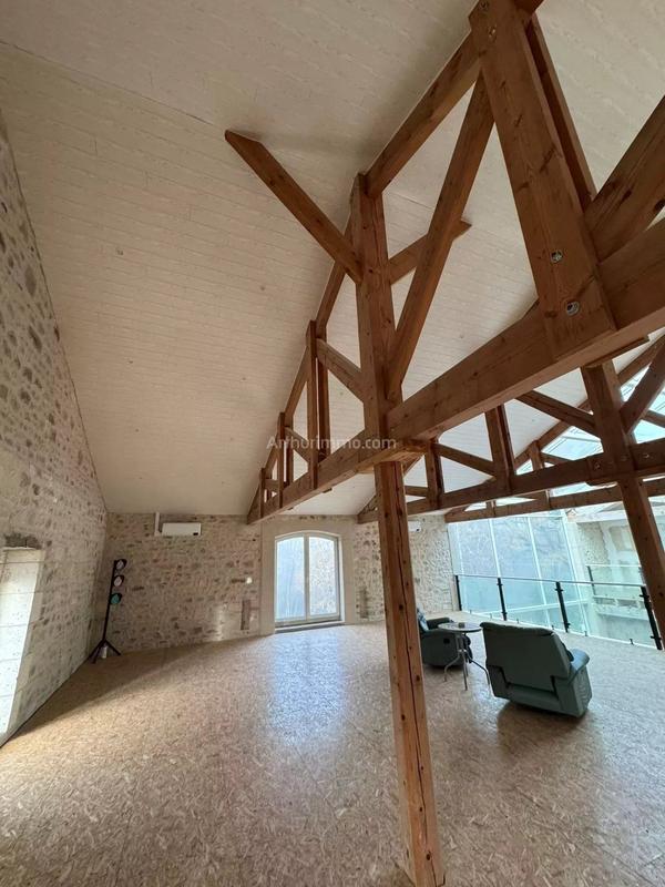 Maison - 595 m² - 5 pièces