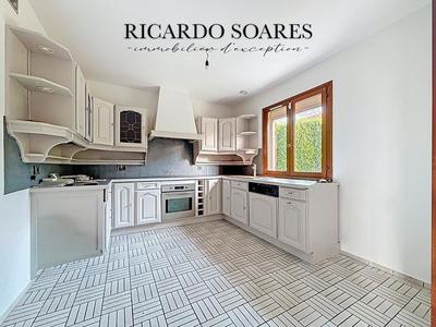 Maison - 167 m² - 6 pièces