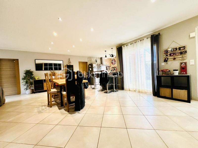 Maison traditionnelle - 107 m² - 5 pièces