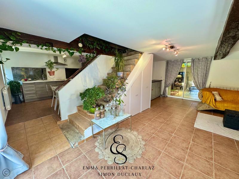 Maison - 400 m² - 16 pièces