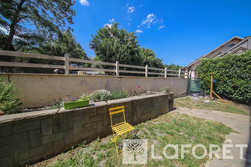 Maison - 166 m² - 8 pièces