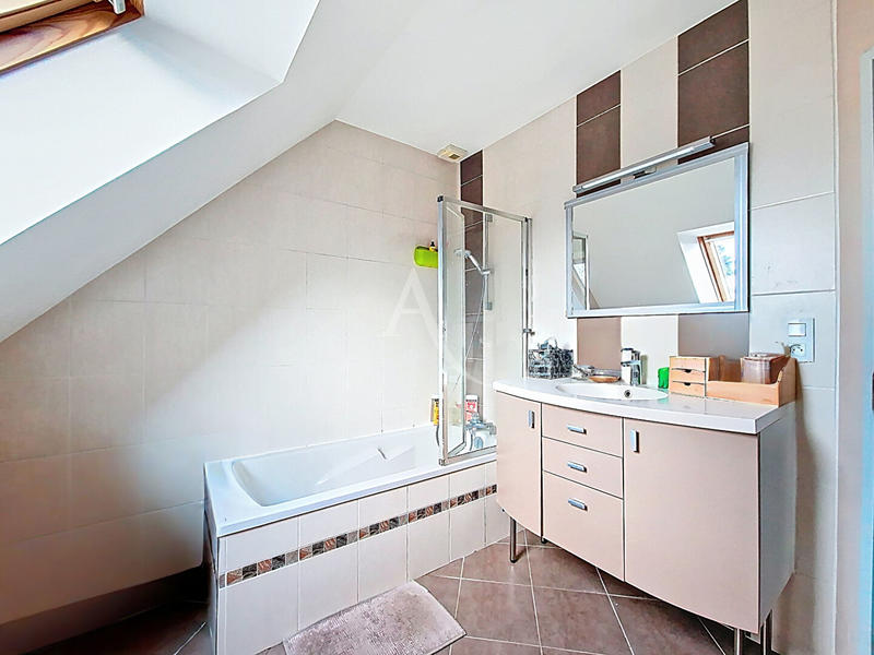 Maison - 120 m² - 6 pièces