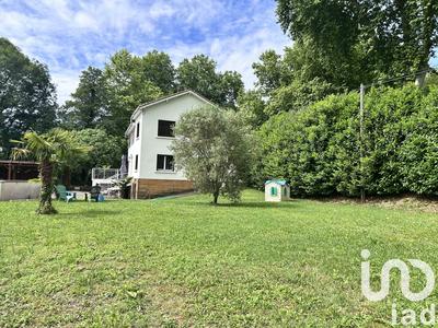 Maison - 138 m² - 9 pièces