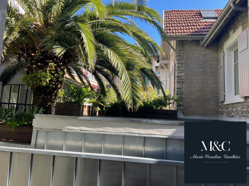 Appartement - 194 m² - 9 pièces