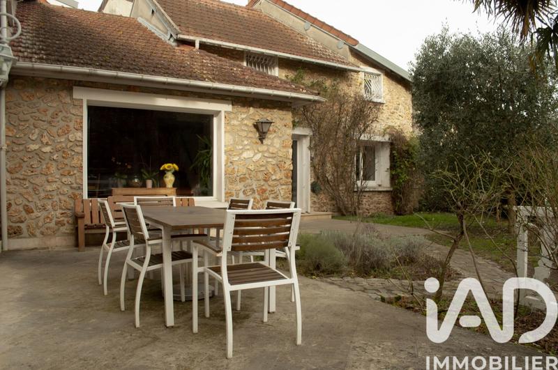 Maison - 298 m² - 14 pièces
