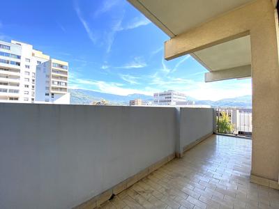 Appartement - 72 m² - 4 pièces