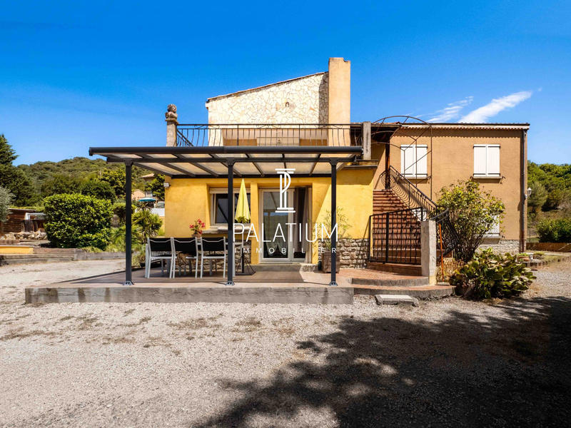 Maison - 236 m² - 7 pièces