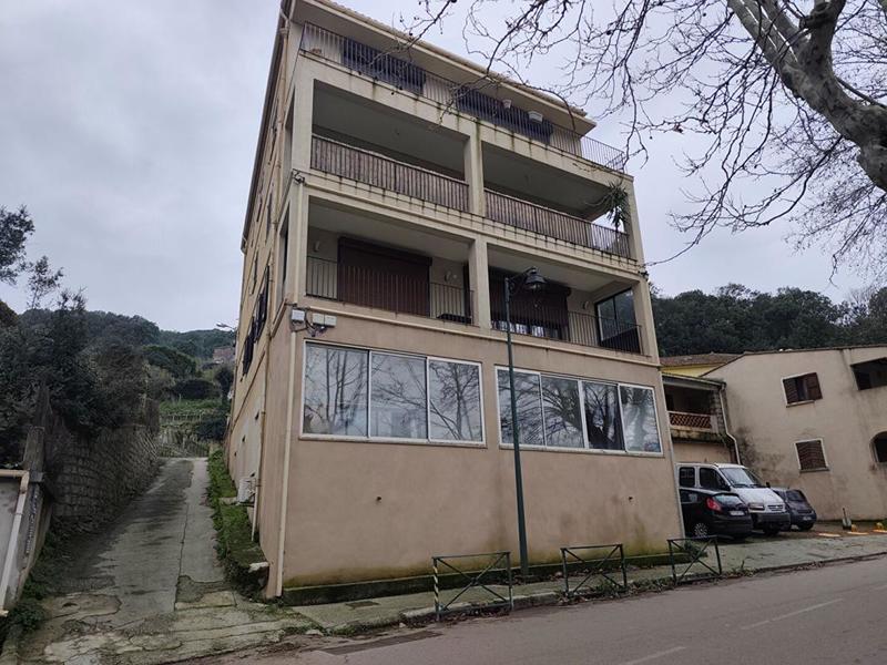 Appartement - 98 m² - 4 pièces