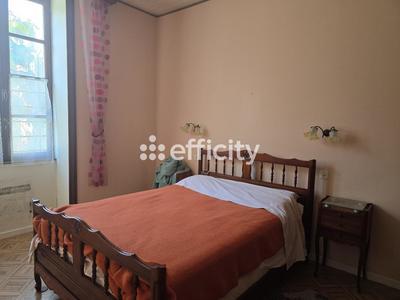 Maison - 300 m² - 4 pièces