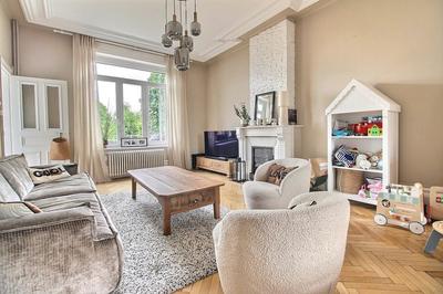 Maison - 292 m² - 8 pièces