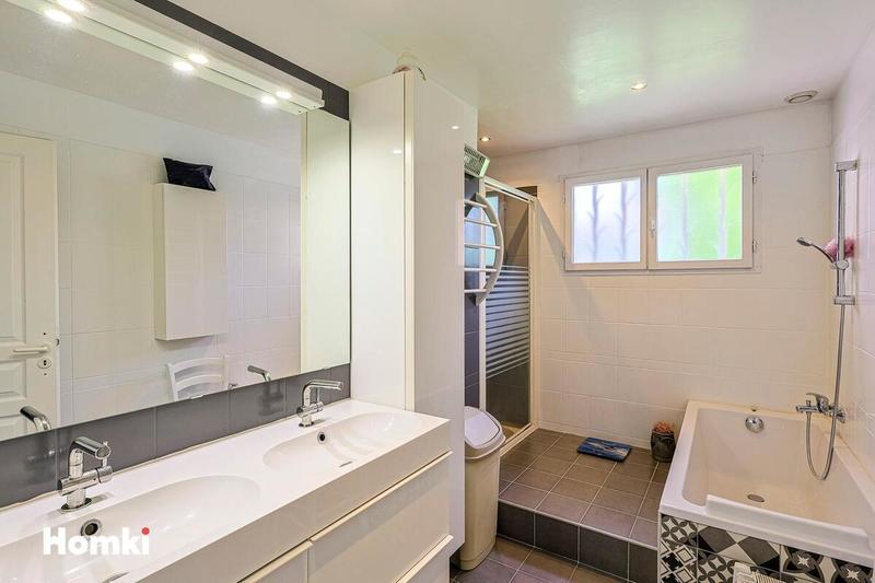 Maison - 170 m² - 6 pièces