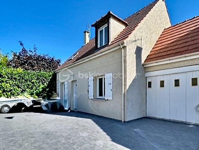 Maison - 92 m² - 4 pièces