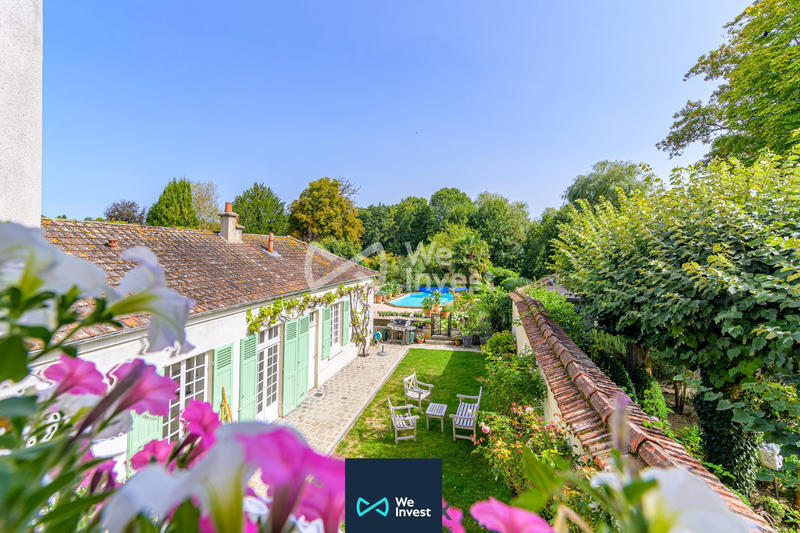 Maison - 272 m² - 9 pièces