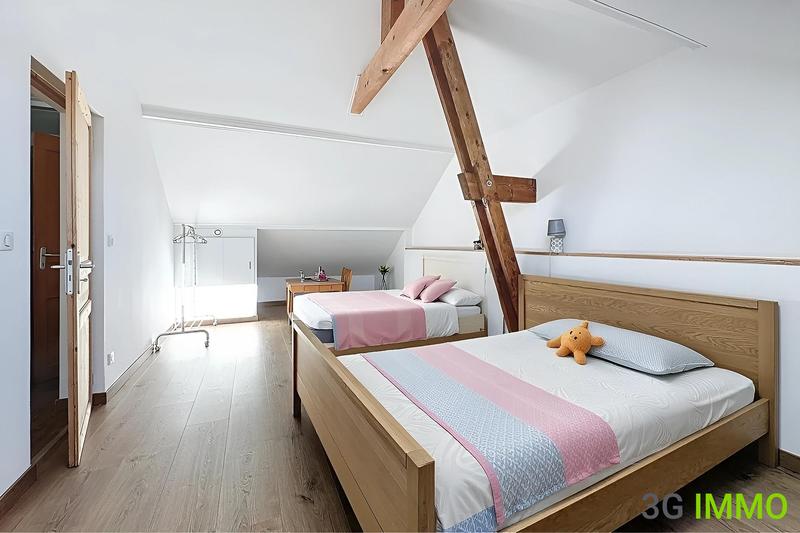 Maison - 230 m² - 10 pièces