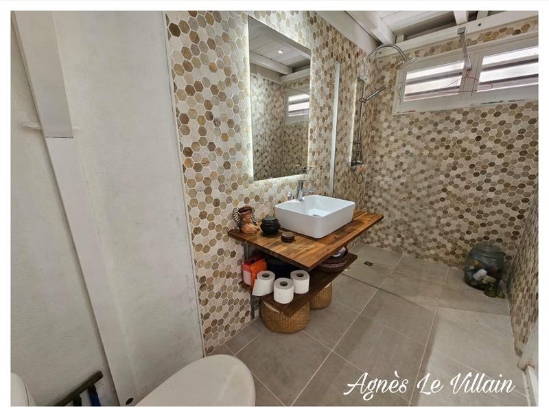 Maison - 241 m² - 12 pièces