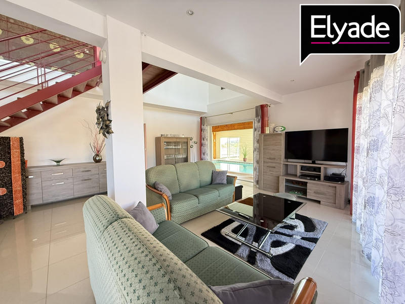 Maison - 255 m² - 4 pièces