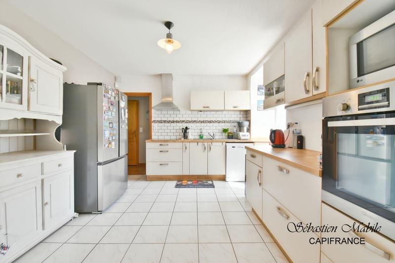 Maison - 212 m² - 7 pièces