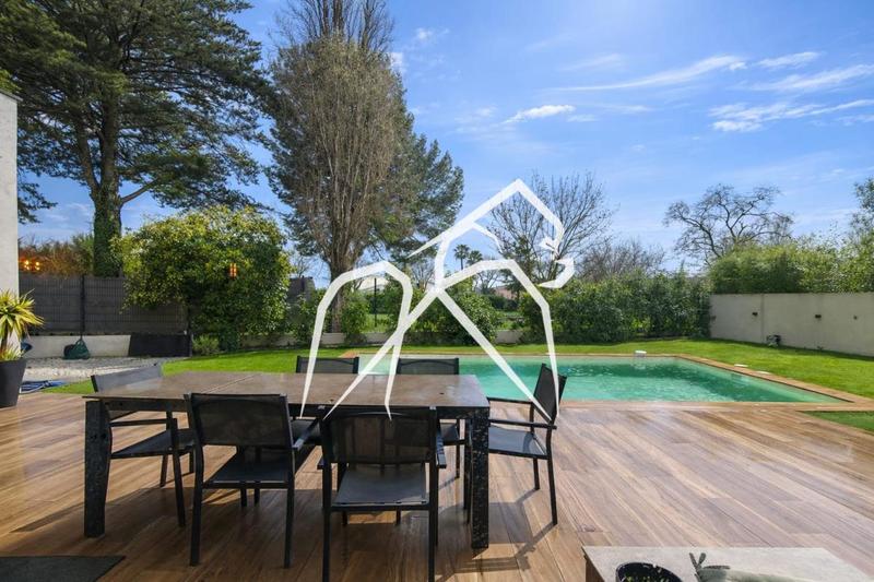 Maison ancienne - 190 m² - 6 pièces