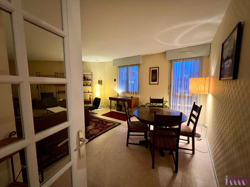 Appartement - 90 m² - 4 pièces