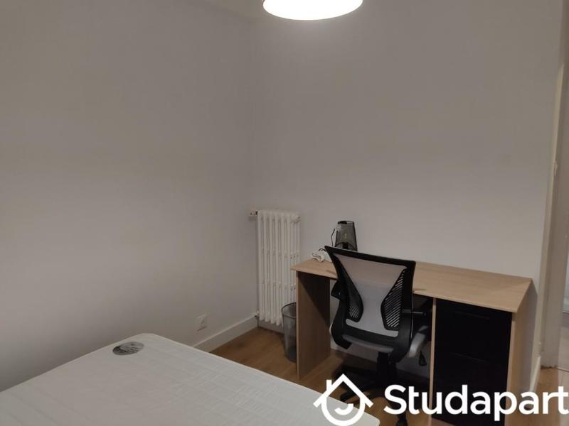 Chambre - 14 m² - 1 pièce