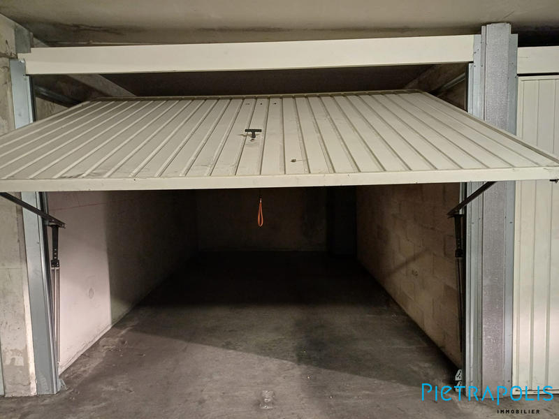Parking / Garage - 15 m²