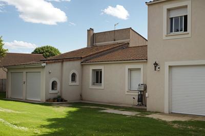 Maison - 305 m² - 5 pièces