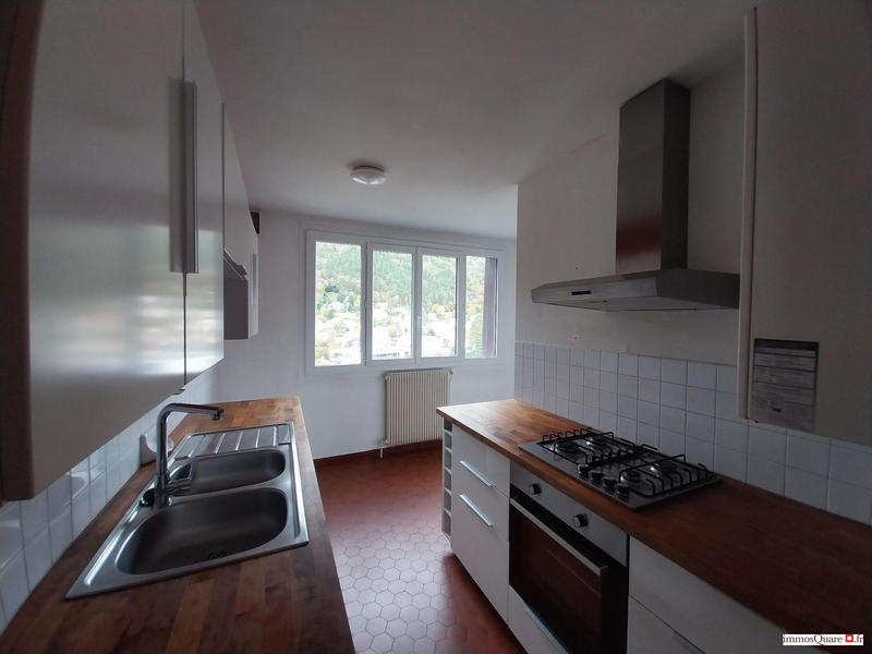 Appartement - 100 m² - 5 pièces