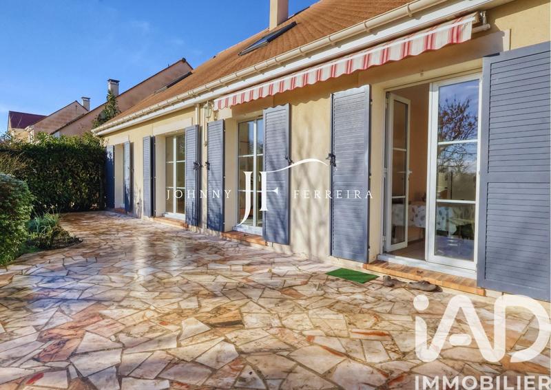 Maison - 196 m² - 9 pièces