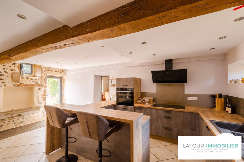 Maison - 220 m² - 10 pièces