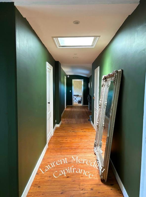 Maison bourgeoise - 280 m² - 12 pièces