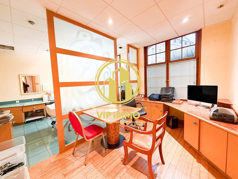 Bureau - 219 m² - 10 pièces