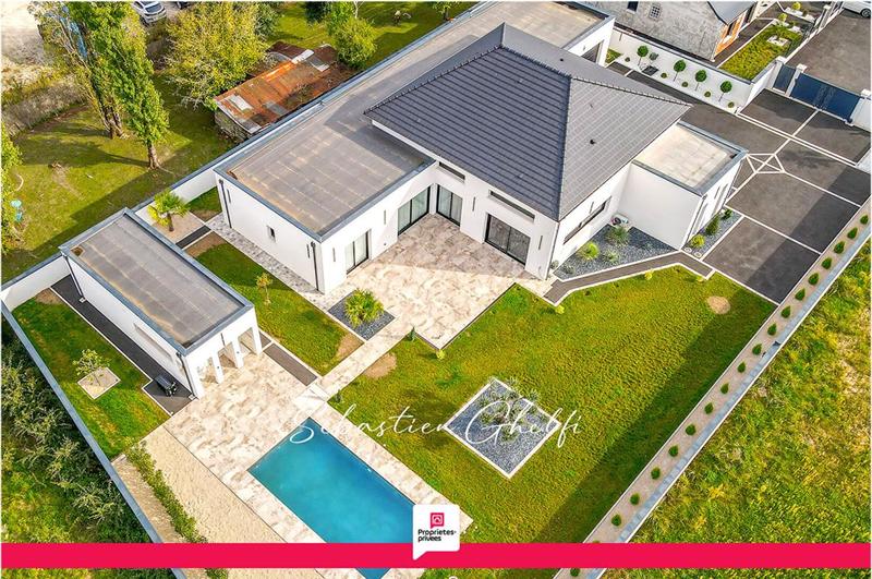 Maison - 220 m² - 9 pièces