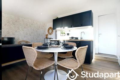 Chambre - 10 m² - 1 pièce