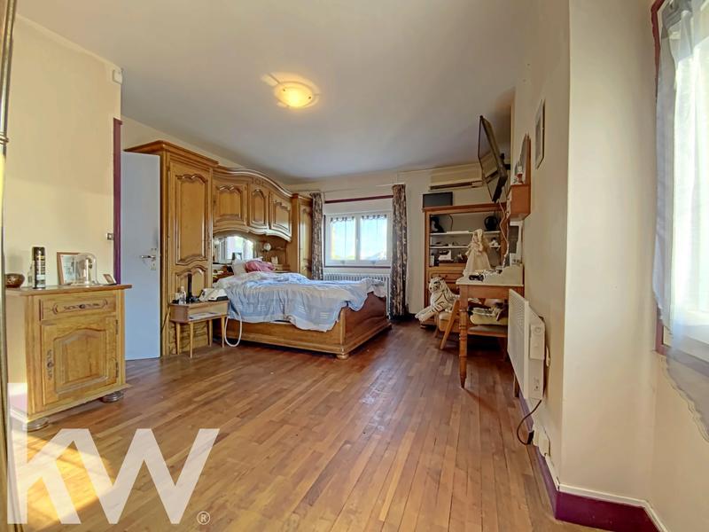 Viager - Maison - 233 m² - 10 pièces