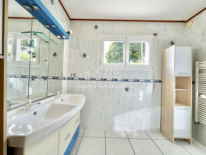 Maison - 140 m² - 5 pièces