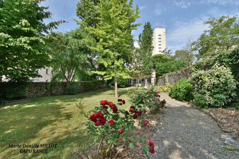 Maison bourgeoise - 240 m² - 9 pièces