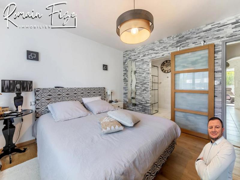 Pavillon - 173 m² - 7 pièces