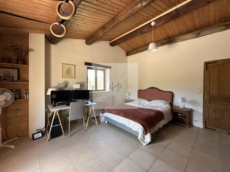 Maison - 166 m² - 6 pièces