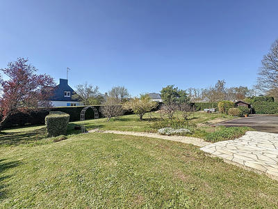 Maison - 250 m² - 8 pièces