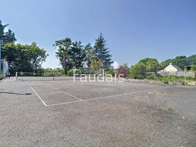 Propriété - 300 m² - 25 pièces