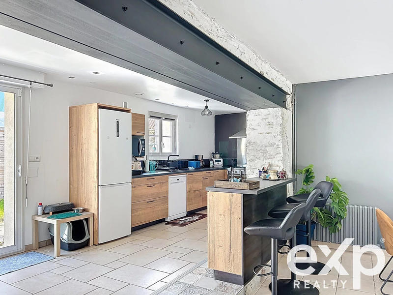 Maison - 209 m² - 9 pièces