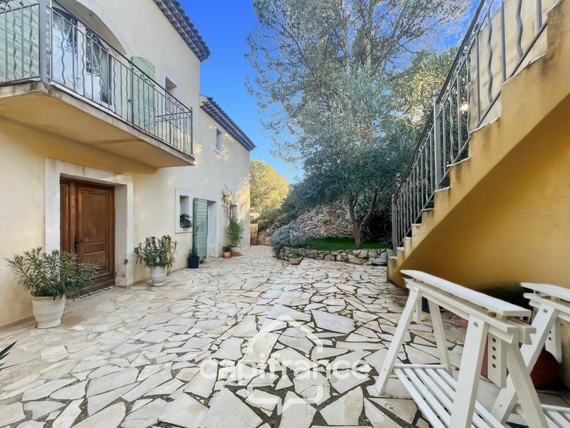 Maison d'architecte - 290 m² - 8 pièces