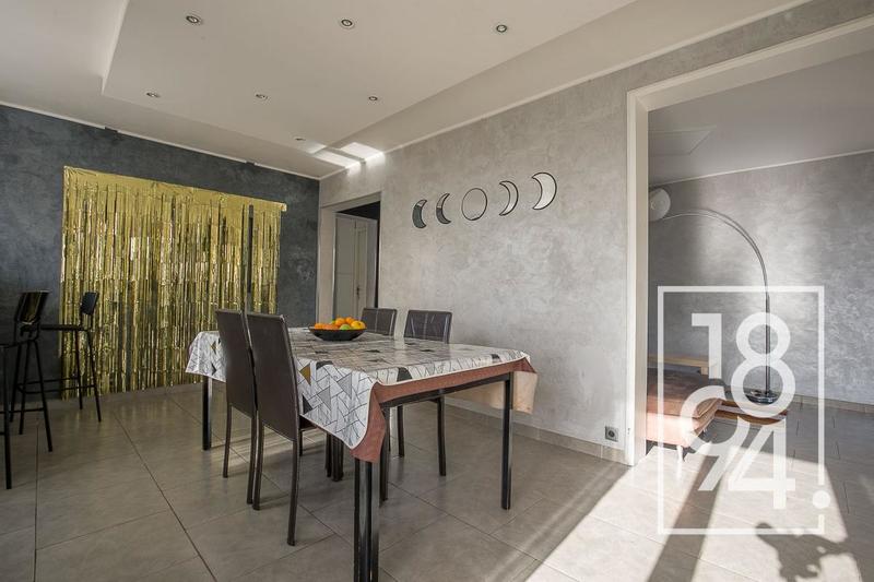 Appartement - 96 m² - 5 pièces