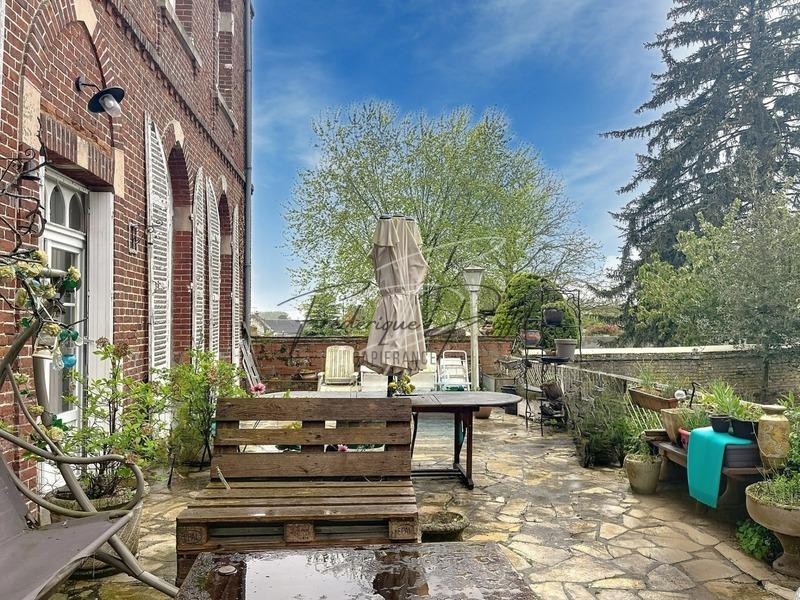 Maison bourgeoise - 325 m² - 7 pièces