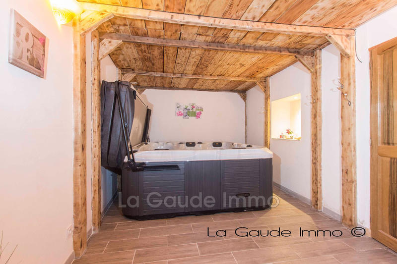 Villa - 198 m² - 7 pièces