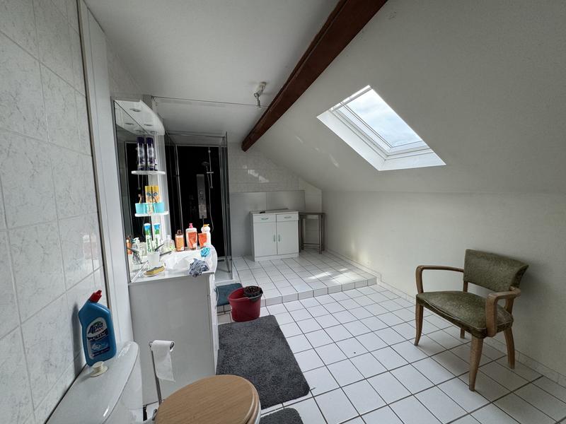 Maison traditionnelle - 255 m² - 10 pièces